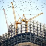 Zawiesia linowe i łańcuchowe – wady i zalety obu rozwiązań