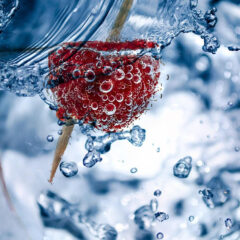 Sztuka serwowania wody: Elegancki domowy bar zachwyci gości