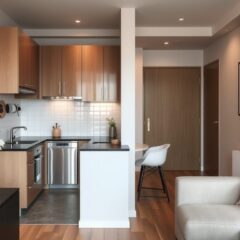 Jak funkcjonalnie wydzielić kuchnię w kawalerce – praktyczne sposoby na podział małej przestrzeni